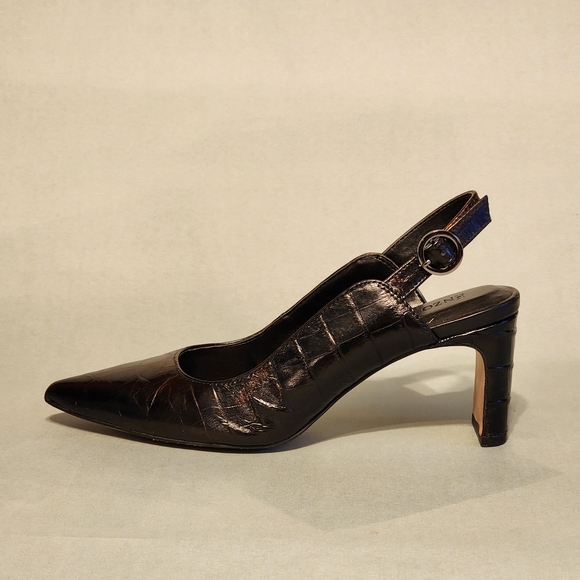 Black textured leather pumps - Picture 2 of 5